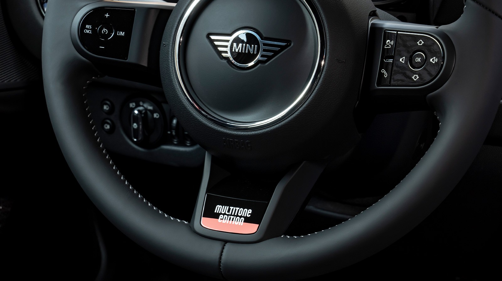 나파 가죽 스티어링 휠.